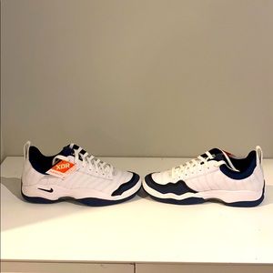 Nike Air Oscillate